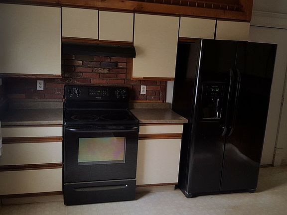 4th image of 414 Roberts Ave #2