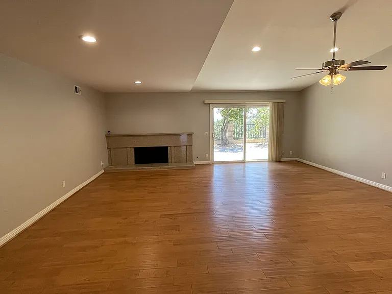 19106 Merion Dr — Photo 8