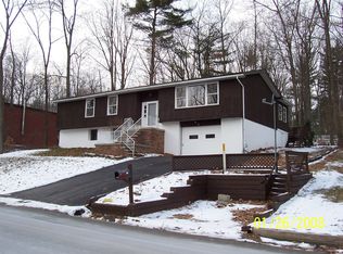 117 Armstrong Dr, Shavertown, PA 18708