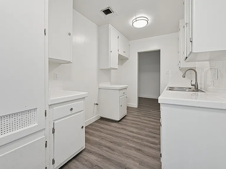 Westland @ Coliseum — Photo 10