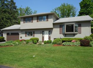 95 Trull Ln E, Lowell, MA 01852