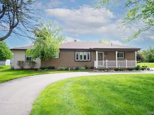 17285 Inkster Rd, Brownstown, MI 48174