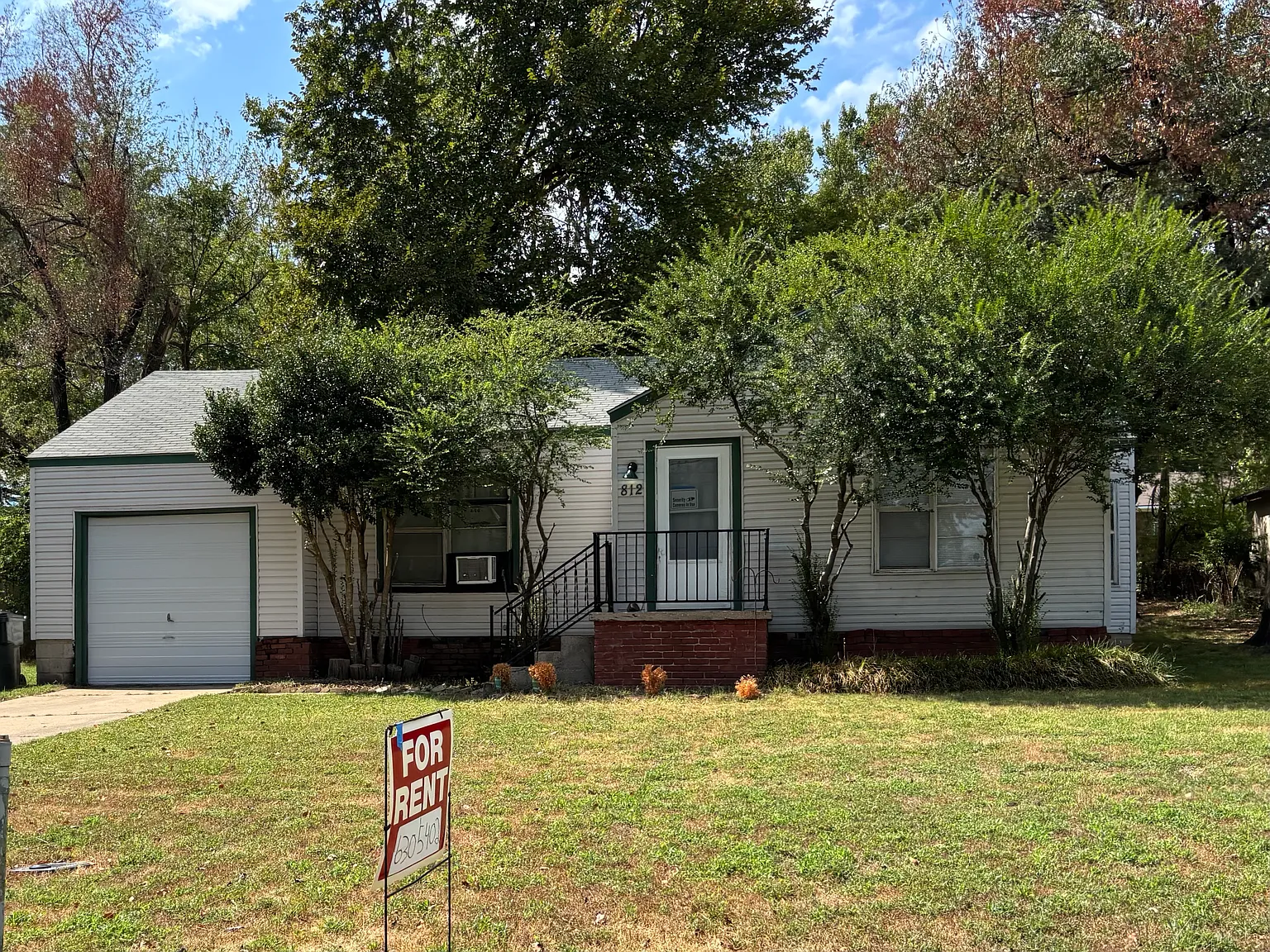 2 bed, 950 sqft, $1,100 — Photo 1