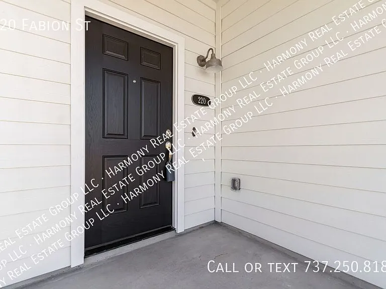 220 Fabion St — Photo 6