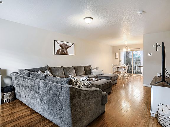 4th image of 719 Garden Ct