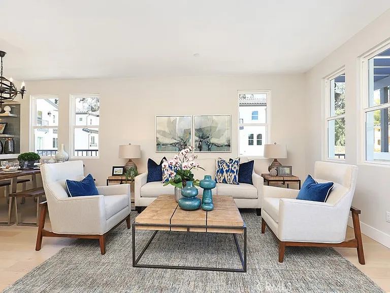 9 Turnberry Ln — Photo 11