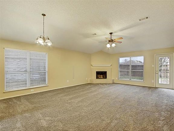 3rd image of 2820 Hidden Springs Dr