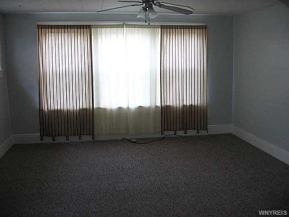 2nd image of 103 Ross Ave