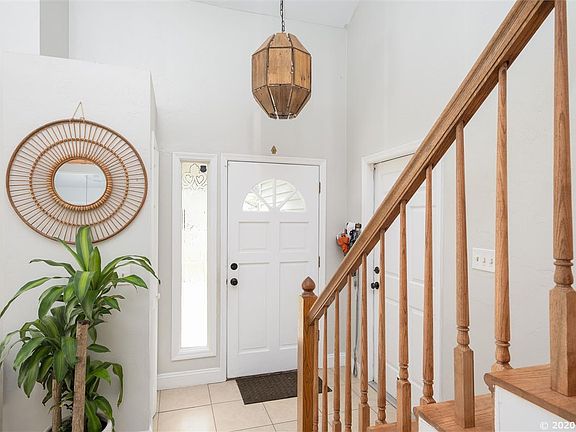 4th image of 10904 NW 33rd Pl