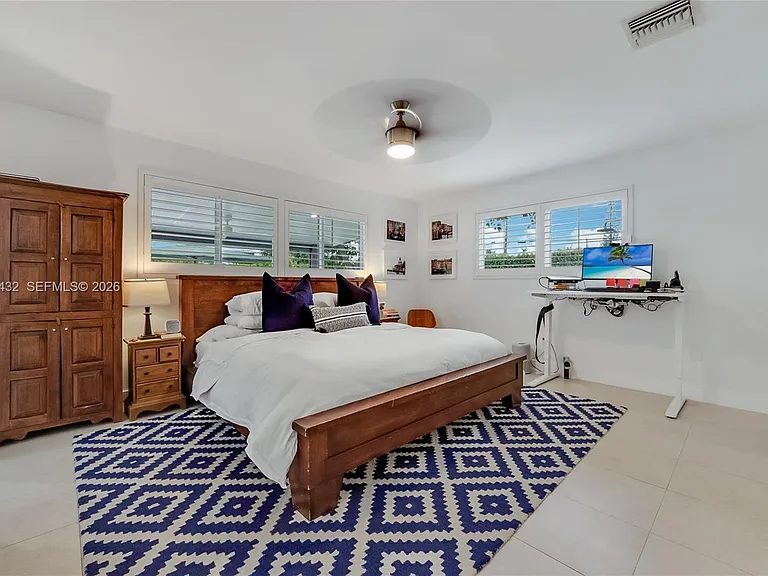 5715 SW 56th Ter — Photo 5