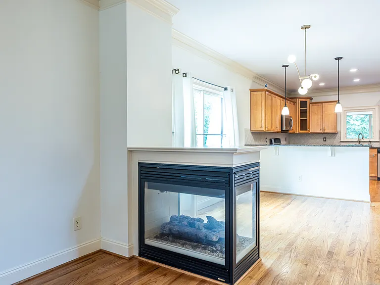 1040 Boulevard Dr NE — Photo 9