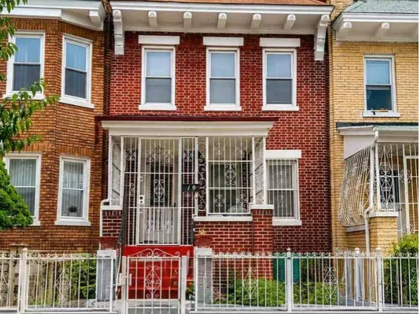 19 Campus Pl, Brooklyn, NY 11208