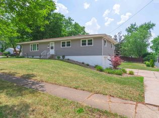 606 Bradley Dr, Bloomington, IL