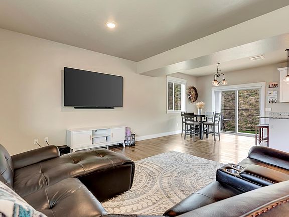 2nd image of 7047 Shaver Dr Unit B