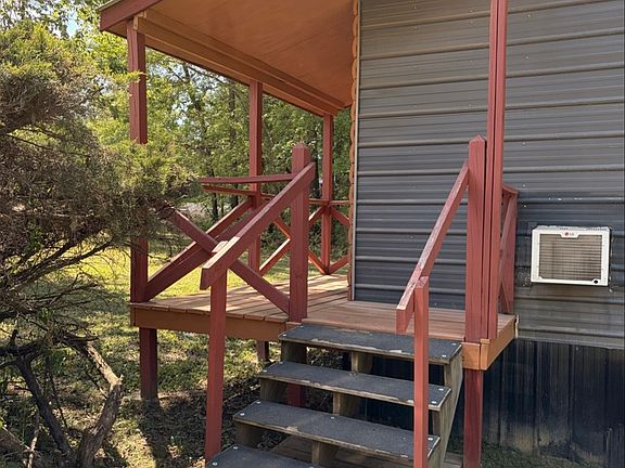 3rd image of 487 Estes Rd