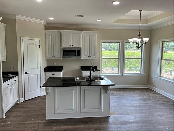 2nd image of 213 Grand Coulee Dr