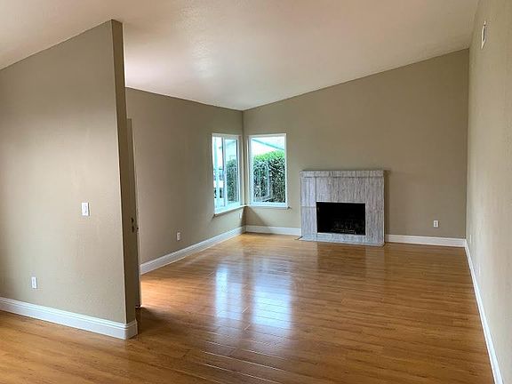 3rd image of 2915 Aquino Dr