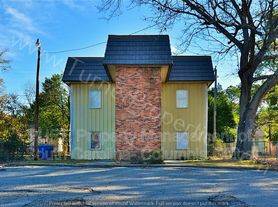 1304 Suber St