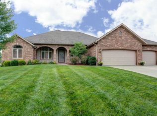 5074 E Wild Horse Dr, Springfield, MO 65802