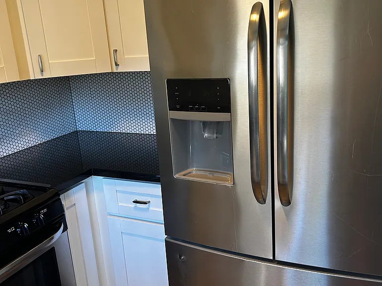 631 13th St #6 — Photo 30