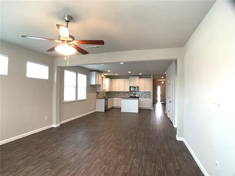 237 Michaelis Dr — Photo 9