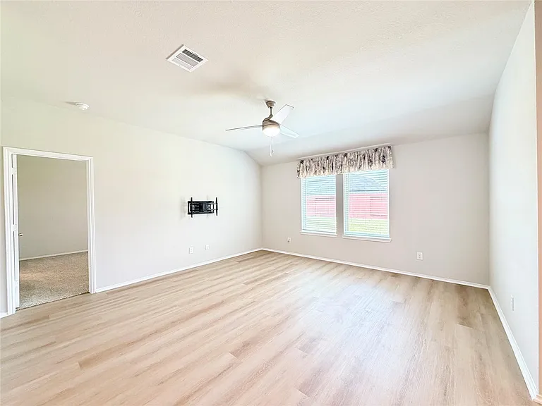 4311 Nervesa Dr — Photo 6