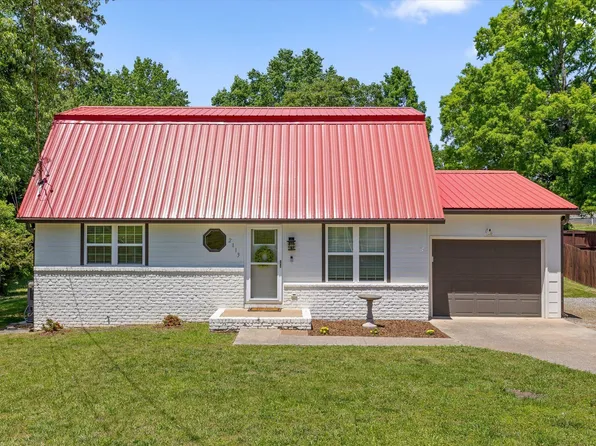 2113 Dallas Lake Rd, Soddy Daisy, TN 37379