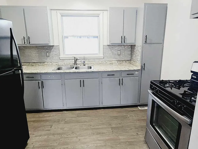 426 Dorset St — Photo 4