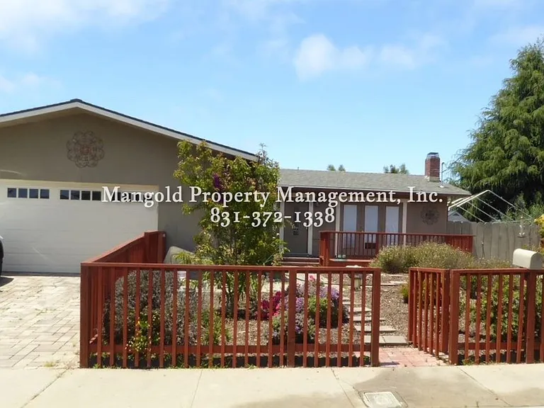 1126 Sunnyhill Ct — Photo 1