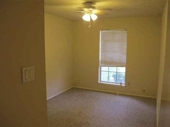 5th image of 208 Sweetgum Dr
