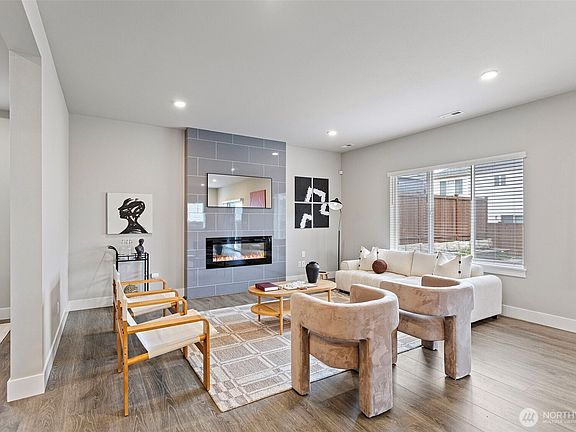 4th image of 17715 2nd Avenue W