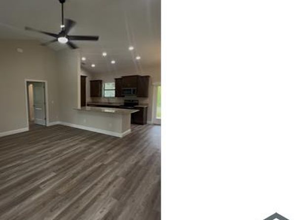 32 Shoreland St #33954