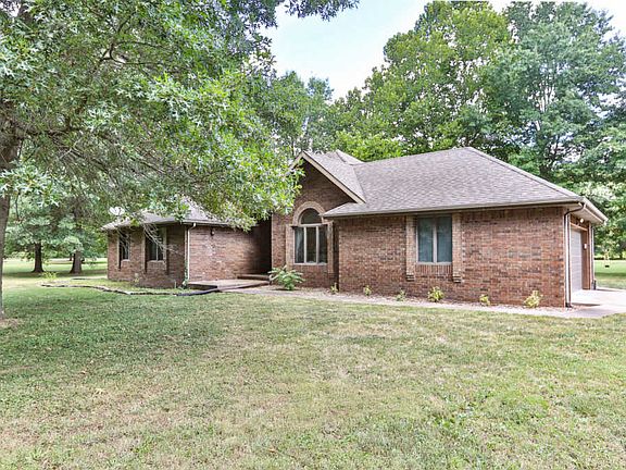 2nd image of 6776 N Red Oak Pl