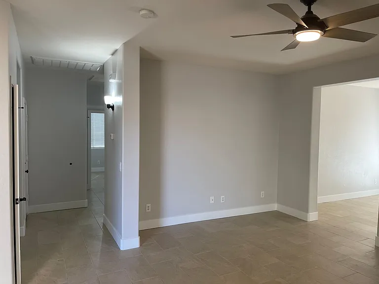 4720 N 95th Ln — Photo 5