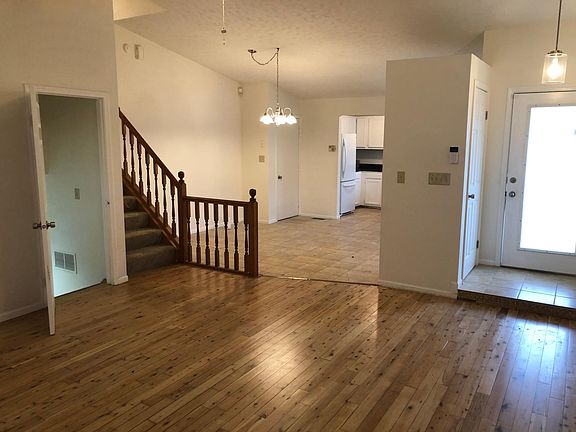 3rd image of 7468 Glensford Dr