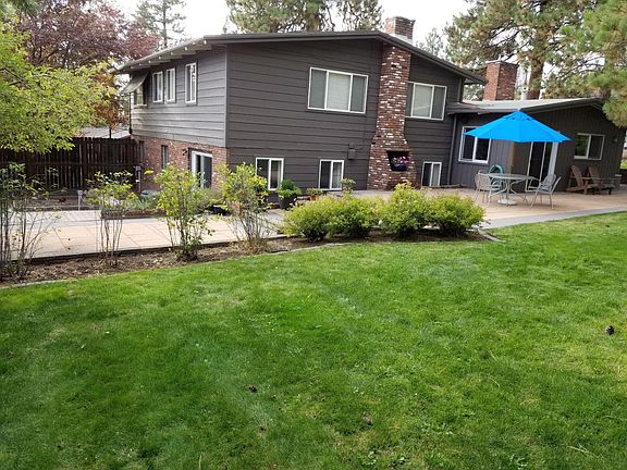Large backyard for entertaining and space for kids. Best view for 4th of July fireworks!