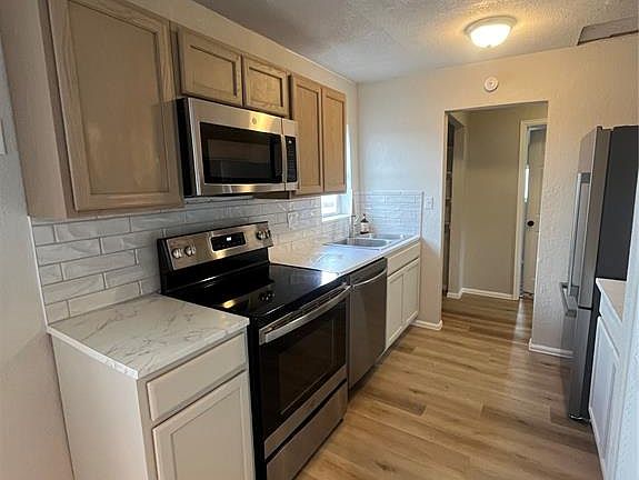 2nd image of 1617 W 16th St