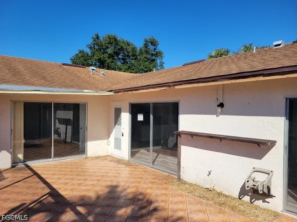 5629 Foxlake Dr, North Fort Myers, FL 33917