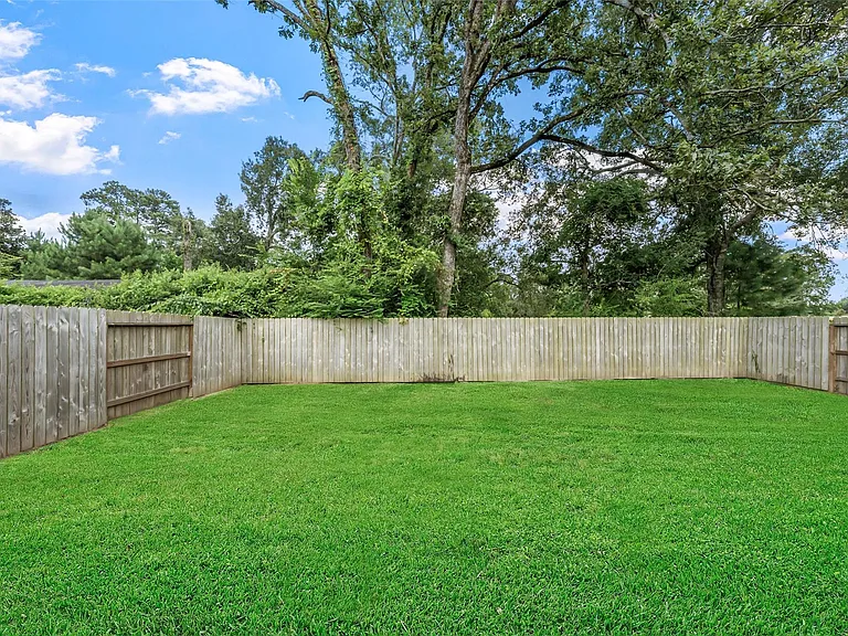 306 Helen St — Photo 24