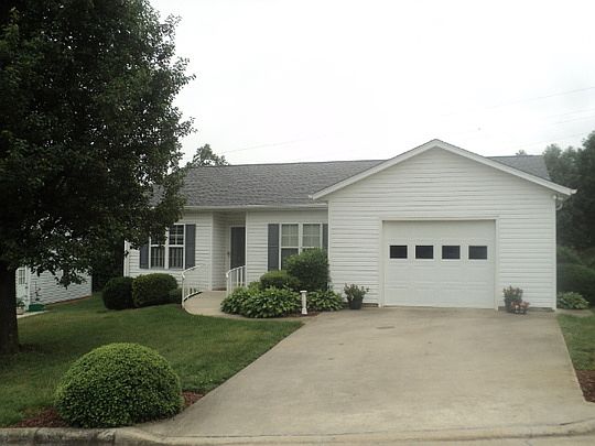 1st image of 204 Summerfield Ct NE