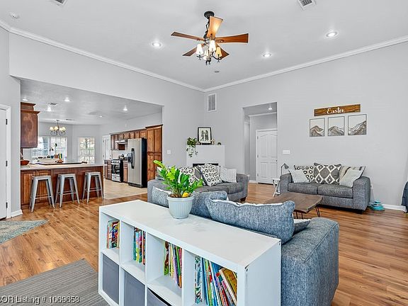 5th image of 1023 River Chase Dr