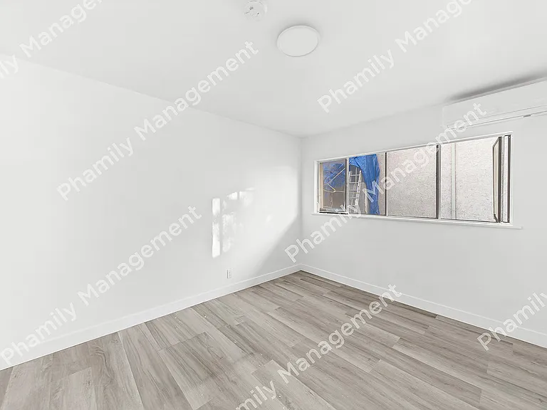 Madison Apt — Photo 16