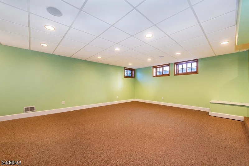 5 bed, 5.0 bath, $8,000 — Photo 2