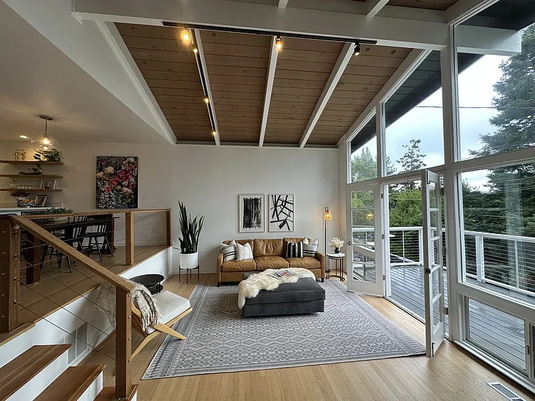 110 Morning Sun Ave — Photo 1