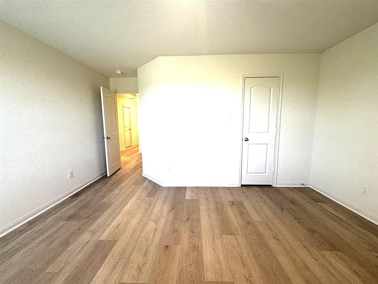 1001 Riverdale Cv — Photo 9