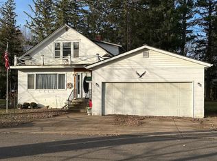 907 School St, Withee, WI 54498