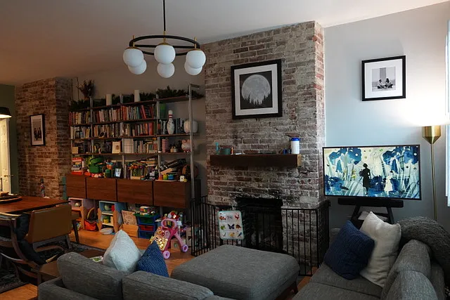 610 Sampsonia Way — Photo 2