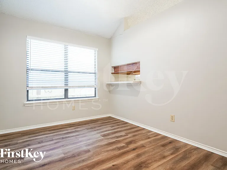 4742 Cornflower Dr — Photo 6