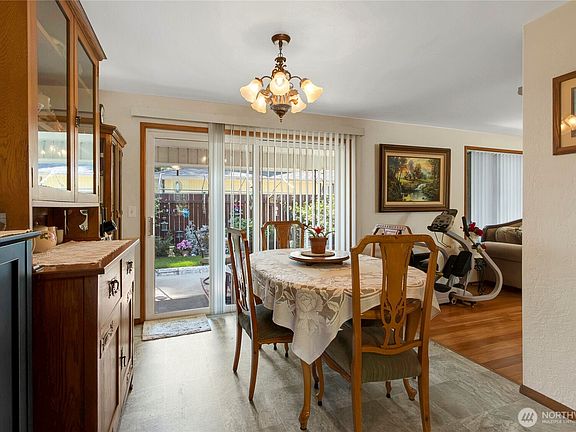 5th image of 5722 44th Avenue E