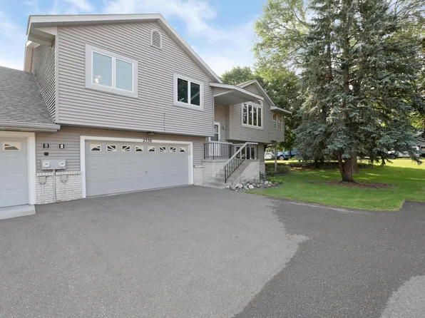 2550 Sumac Cir, White Bear Lake, MN 55110